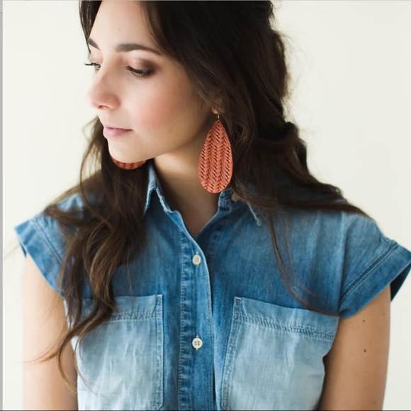 Nickel and Suede Large Teardrop Leather Earrings Rust Knit - Picture 8 of 8